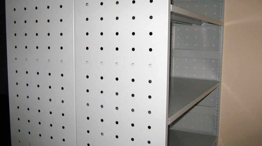 Производитель выдвижных стеллажей для гардеробов, металлической мебели, офисной мебели Польша.