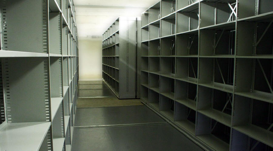 Производитель выдвижных стеллажей для гардеробов, металлической мебели, офисной мебели Польша.